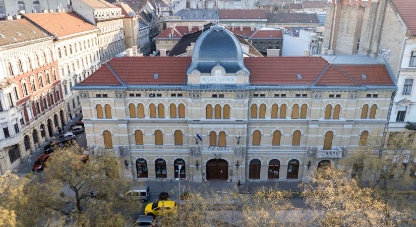 Látványos képsorozattal búcsúznak Terézváros ikonikus csarnokától  kezdődik a felújítás - Magyar Építők