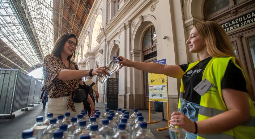Az extrém hőség miatt, mától vízosztásba kezd a MÁV-csoport - Körös Hírcentrum