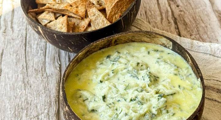 Krémes tzatziki ropogós, házi tortillachipsszel: pillanatok alatt kész - Só&Bors