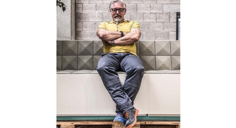 Miért nem jó a sportcipő munkára? A válasz a bokádon vagy a táppénzes papírodon van - Teol