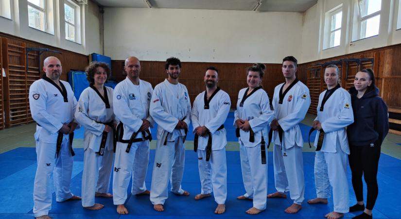 Kilencen vizsgáztak az edzőképzésen - Wtf Taekwondo