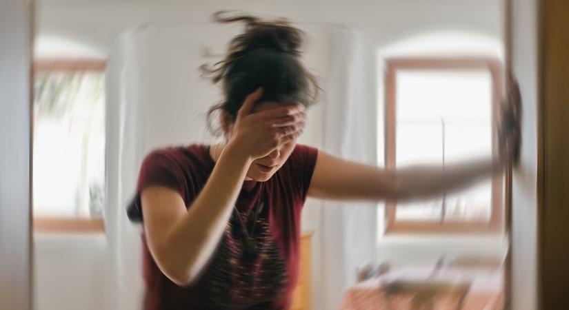 A stroke jelei nőknél: életmentő a gyors felismerés – ezekkel a tünetekkel kell mentőt hívni - HáziPatika