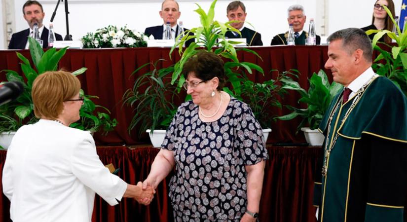 Kosáry Domokos-díj fémjelzi a Debreceni Egyetem professor emeritusának kiválóságát - Dehir