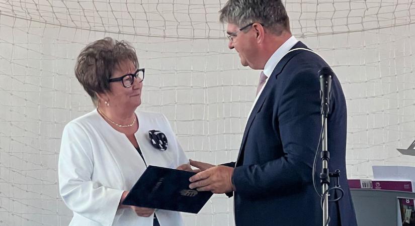 Aranydiploma Babus néninek Soponyán - Feol