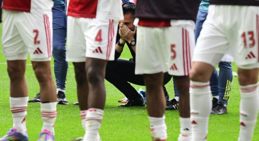A levakarhatatlan stigma: története legnagyobb összeomlásával bukta el a bajnokságot az Ajax - Rangadó