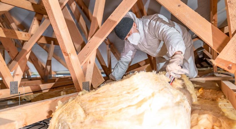 Bár a friss jogszabálymódosítások elvben ösztönzik az energetikai korszerűsítést, a gyakorlati hatás egyelőre kiszámíthatatlan - Népszava
