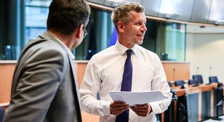Meghallgatta Magyar Pétert az Európai Parlament a mentelmi ügyében - Index