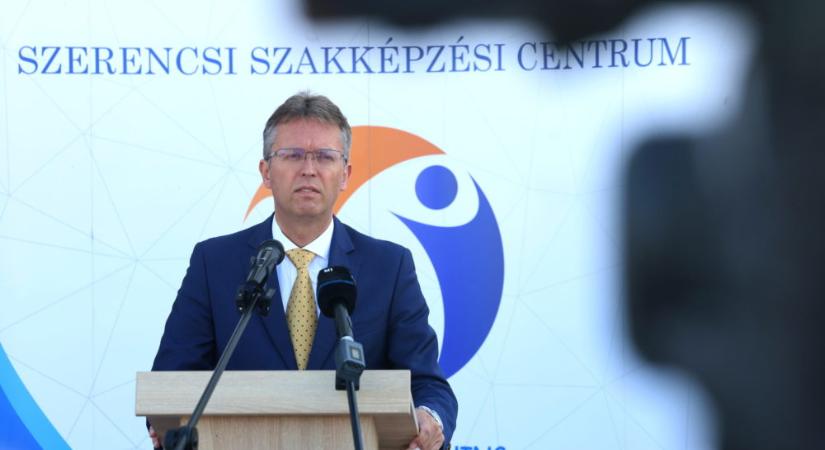 Hankó Balázs: Aki a magyar szakképzést választja, a sikert választja - Demokrata