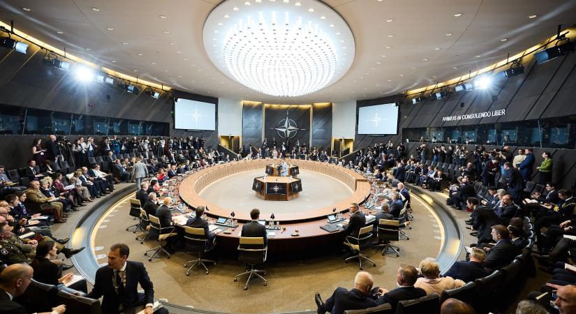 A szlovák küldöttség elindult a NATO-csúcsra - Felvidék.ma