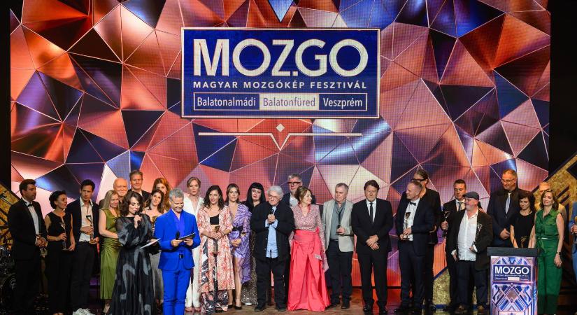 Merész szettekben tündököltek a magyar sztárok a MOZ.GO filmfesztiválon - galéria - Velvet