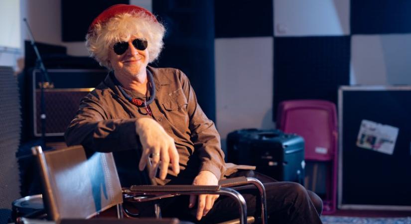 Müller Péter Sziámi zene nélkül is a magyar rocktörténelembe repít - kultura.hu