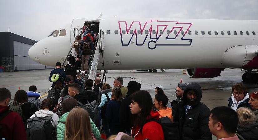 Dubajban rekedtek a magyarok, mindenki a Wizz Air-re mutogat - Napi.hu