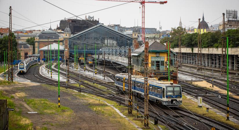 Sorsukra hagyták a Szegedről Budapestre tartó IC utasait - Többen taxit hívtak, miután megelégelték az elképesztő kálváriát - Blikk