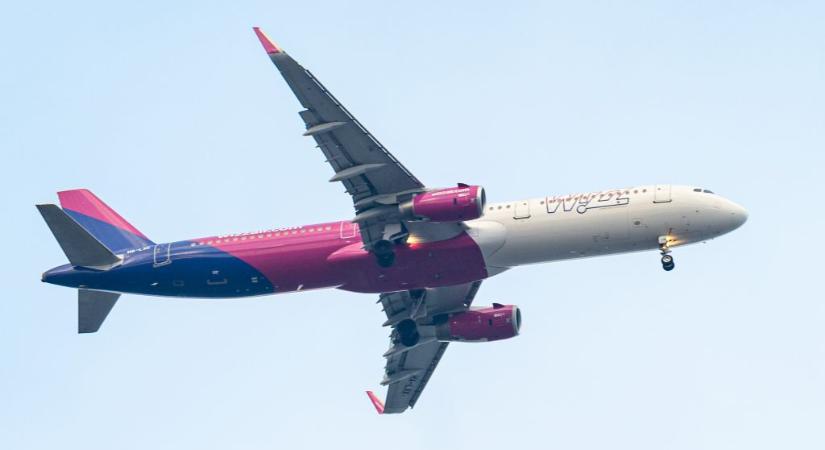 Több tucat magyar utast hagyott a Wizz Air Dubajban - 24.hu