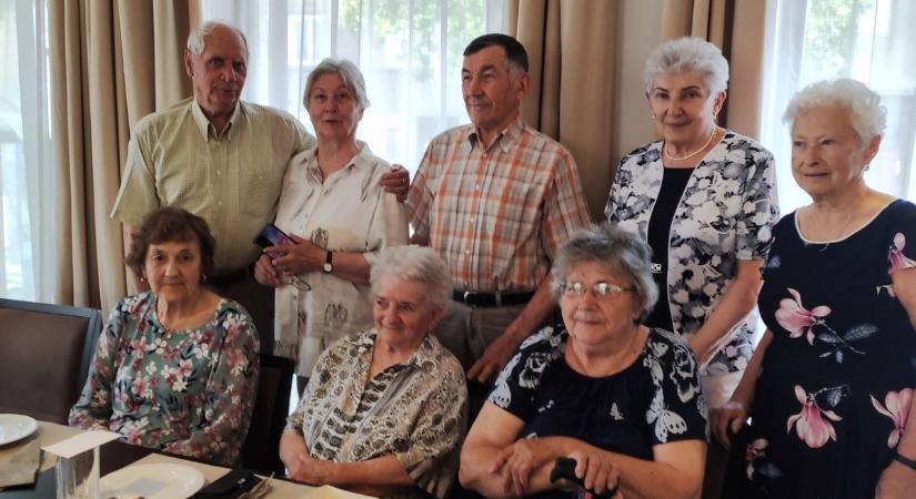 61 éves érettségi találkozó Fertődön - Kisalföld