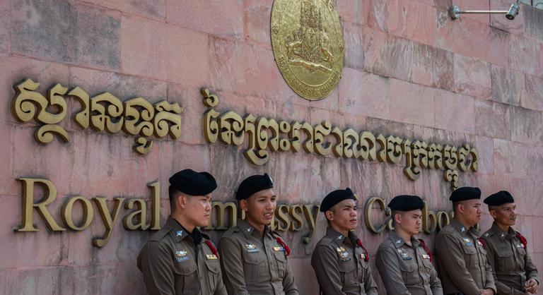 Bangkok megtiltotta a turistáknak, hogy a szomszédos országba utazzanak - Index - Külföld