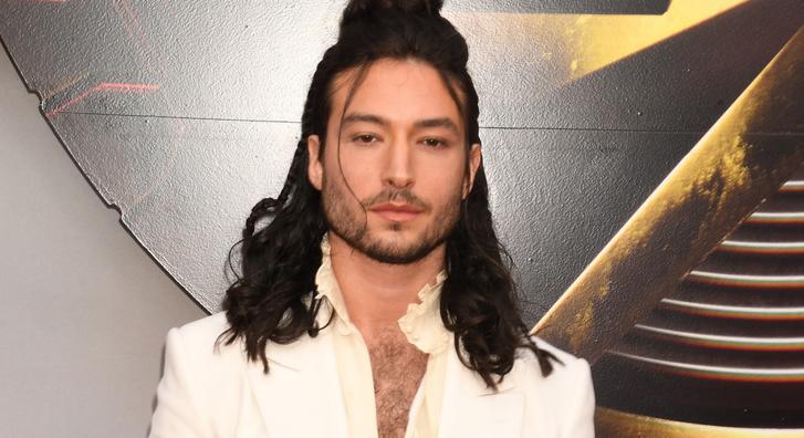 Ezra Miller nem hazudtolta meg magát ezúttal sem a vörös szőnyegen - Index