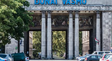 Ábécésorrendben, egyesével rúgták ki a Dunai Vasmű 1700 dolgozóját - PécsiStop