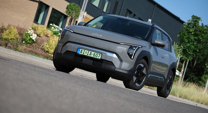 Így könnyű megszeretni a villanyautózást – Kia EV3 e200 Standard Range - Player