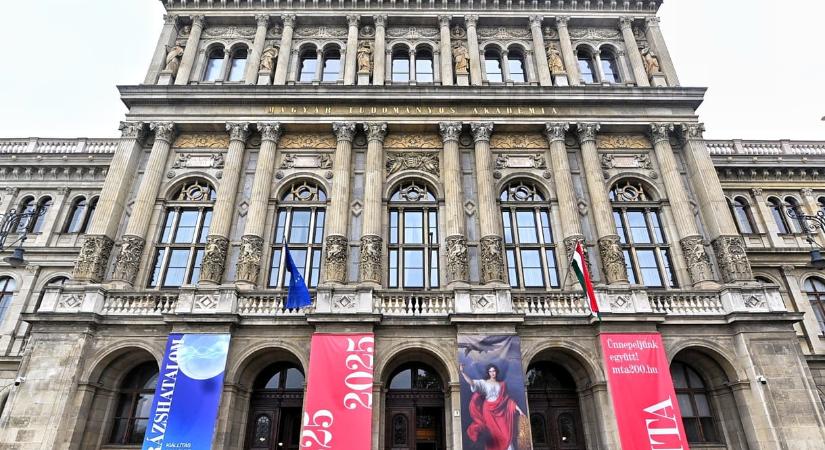 Egyre áttekinthetetlenebb a humán kutatóintézetek helyzete - HVG - Itthon