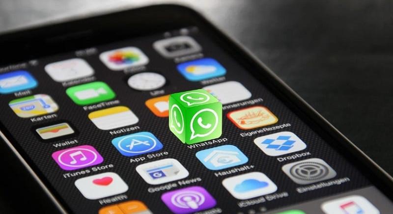 Égően hatalmasat bukott a WhatsApp a politikusok között - Médiapiac