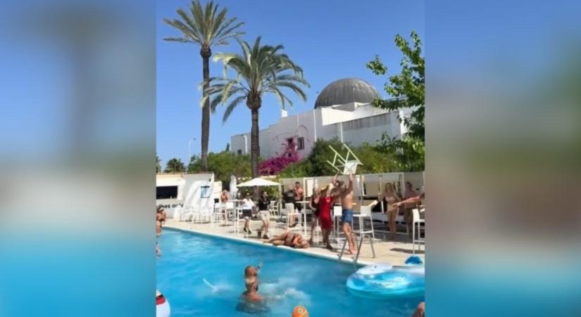 Székkel ütöttek ki egy nőt egy medenceparti verekedésben, Ibizán - 24.hu