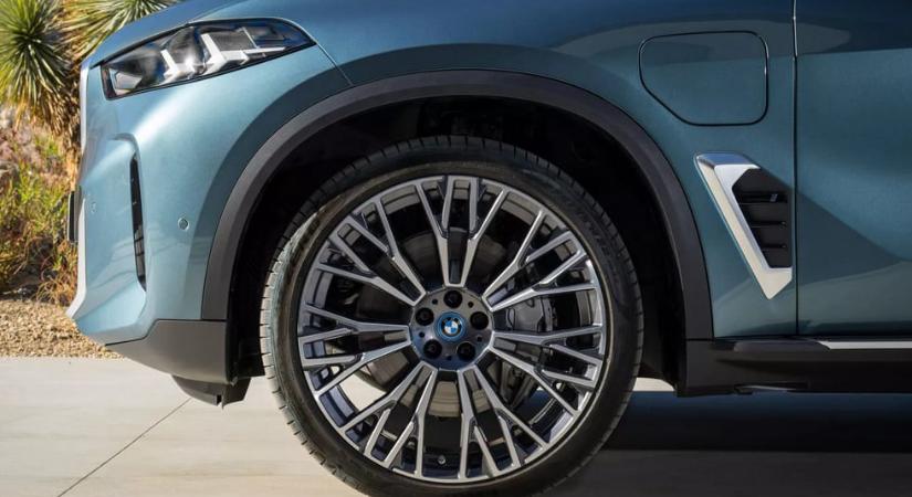Kis benzinmotor kerülhet a BMW nagy villanyautójába - HVG - Autó
