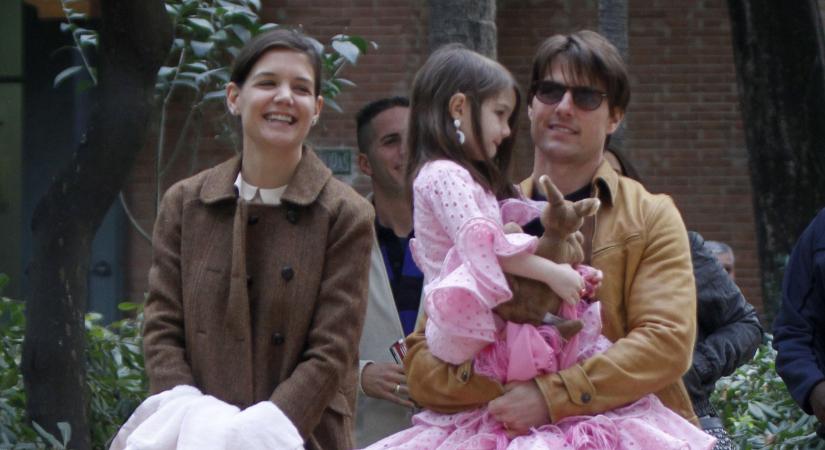 Tom Cruise és Katie Holmes 19 éves lánya az édesanyja kiköpött mása: Suri csak úgy ragyog a legfrissebb fotóin - Marie Claire