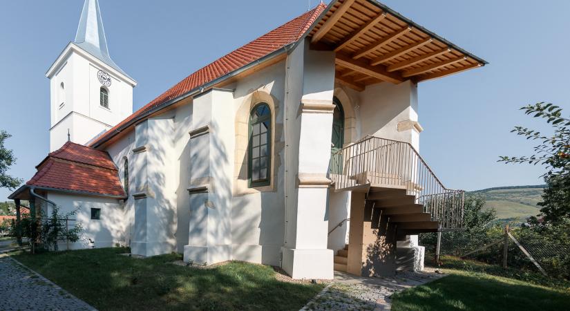 A magyarlapádi református templom műemléki rekonstrukciója – Tektum Arhitectura - Építészfórum