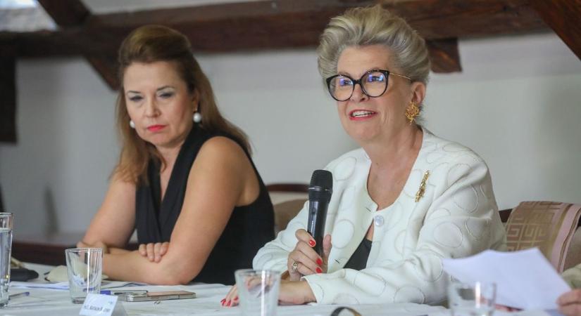 „A dialógus nem azt jelenti, hogy én beszélek, a másik hallgat” – Bogyay Katalinnal Kőszegen találkoztunk - Vaol