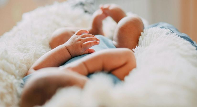 Összeomlottak a szülők: lebénult arccal jött a világra a baba, az orvosok semmi jót nem ígértek - Ripost