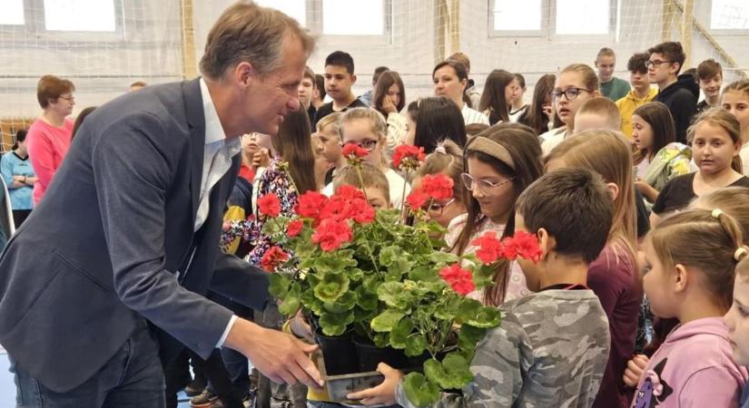 Tanulmányi támogatás és tehetséggondozás - Feol