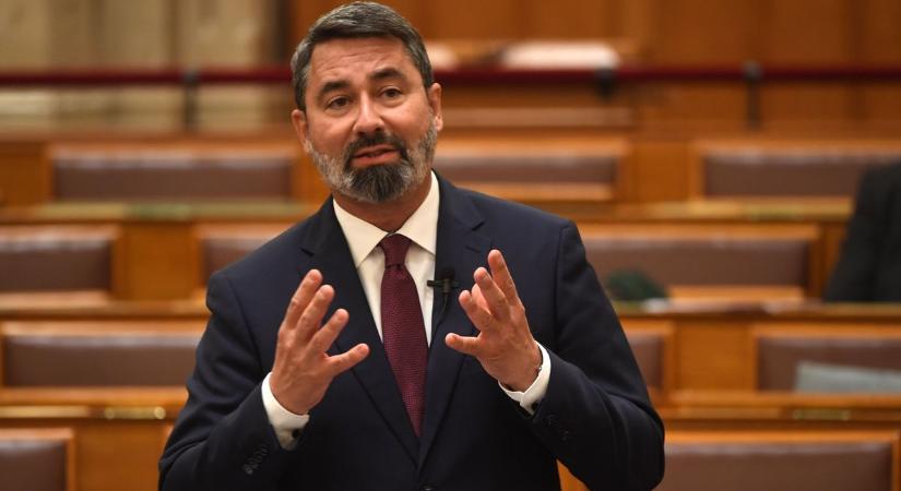 Hidvéghi Balázs megcáfolta Magyar Péter álhírét (videó) - Boon