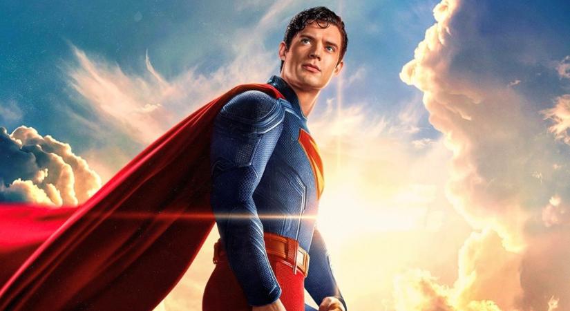 James Gunn reagált arra, hogy sokak szerint túlzsúfolt a Superman: "Az Oppenheimerben háromszor annyi beszélő szerep van" - IGN