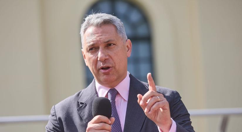 Lázár János kárpótlást helyezett kilátásba az exdevizahiteleseknek - HVG - Gazdaság