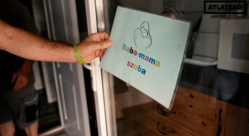 Pezsgőspoharakat találtunk a közpénzből épített „baba-mama szobában” Verőcén - Átlátszó