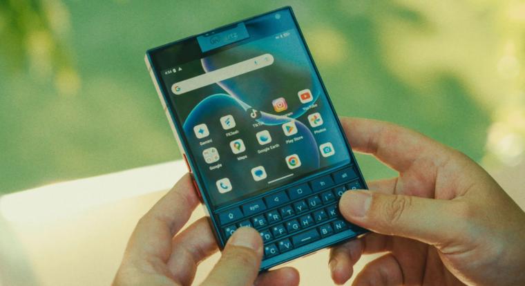 Telefonhívás gombnyomásra: a Titan 2 visszahozza a BlackBerry-élményt - PCWorld