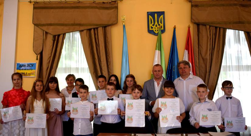 Pénzjutalomban részesültek Beregszász kis művészei - Karpat.in.ua