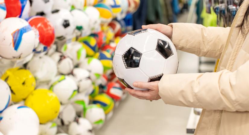 A GVH megtévesztő kereskedelmi gyakorlat gyanúja miatt vizsgálja a Decathlont - Kanizsa Újság