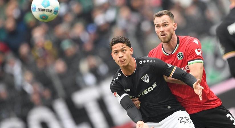 Felcsútra igazolt Hamburgból a válogatott csatára - HVG - Sport
