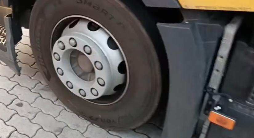 Nyerni akart egy napot, ráfázott az M3-ason - Vezess