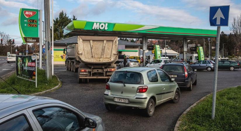 Ez most komoly? Tényleg 700 forintos lesz a benzinár? Ezt már nem lehet követni... - Haon