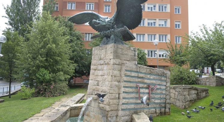 Megszűnt a Turul szobor Lázár János által kezdeményezett ideiglenes védettsége - Szombat.org