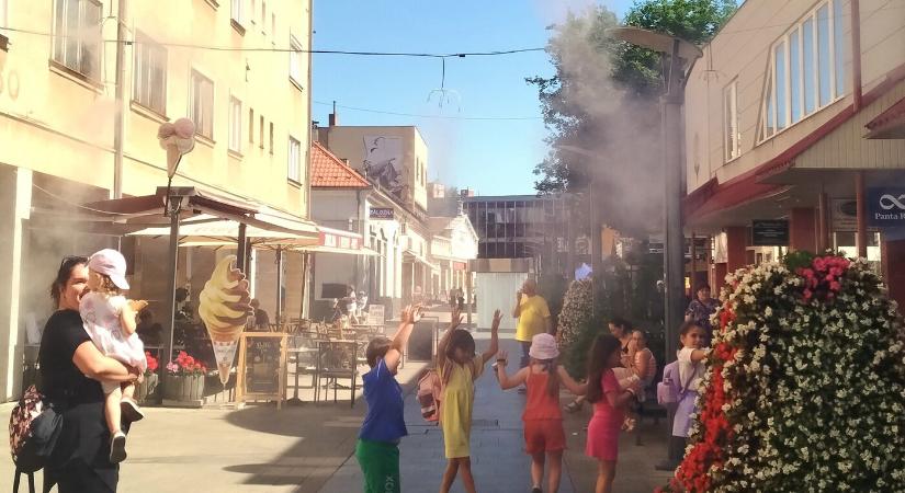 Érsekújvár felkészült a kánikulára: párakapu a sétányon és besétálhatnak a szökőkútba - Új Szó