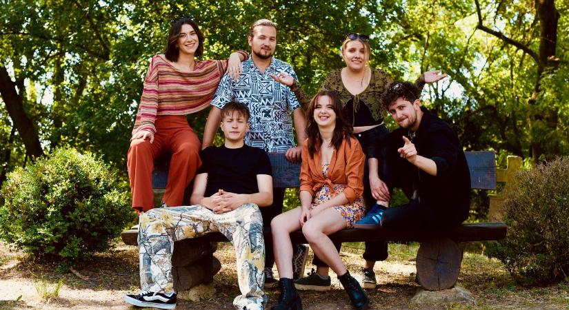 A NYÁR BOMBA HÍRE: Kiss Zenészekből kar!zma – Két hét múlva lemezbemutató koncert Ipolybalogon! - Atempo.sk