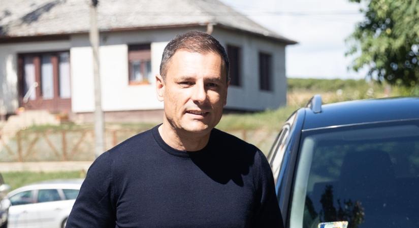 Tuzson Bence levelet írt a nagykövetségeknek arról, hogy a Pride-ot betiltották - Blikk - Kvíz