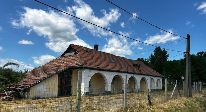 Eladó a Hernád völgyének egykori legendája, a Mérai Csárda – fotókkal - Boon