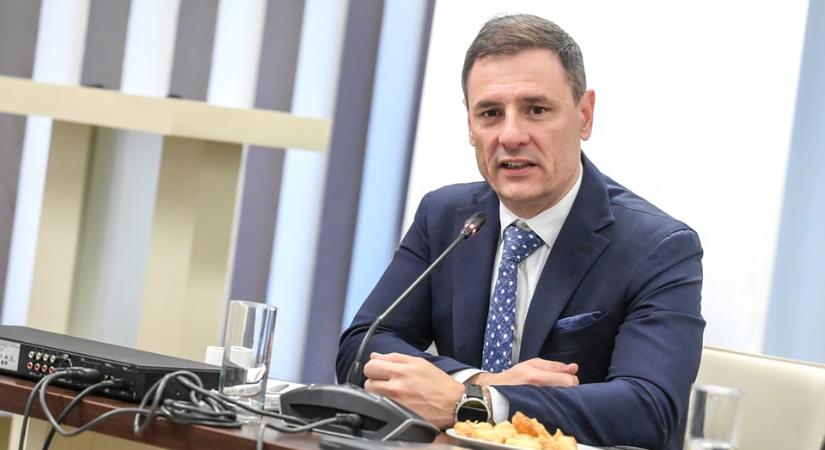 Tuzson Bence levelét (is) megírta - Hódpress