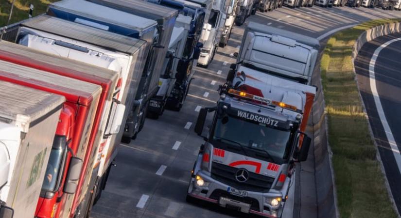 Hamarosan már 750 ezer teherautósofőr hiányozhat az európai munkaerőpiacról - HVG - Autó