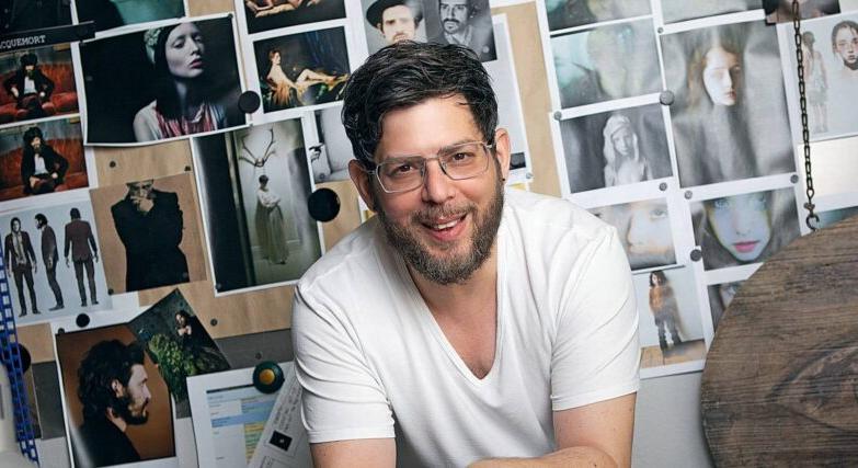Pater Sparrow látványtervező válaszolt: „Én a képekben hiszek, nem a történetmesélésben” - Színház.online